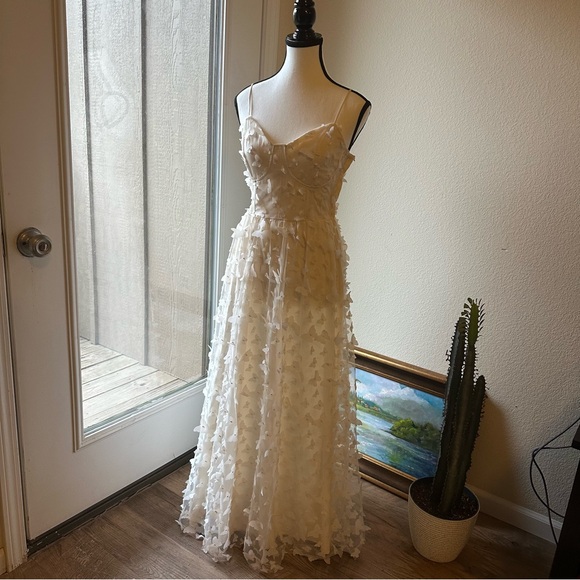 Butterfly Cream Midi Dress - Picture 2 of 7